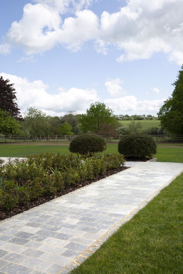 Burford Grey Paving Stone - Image 2